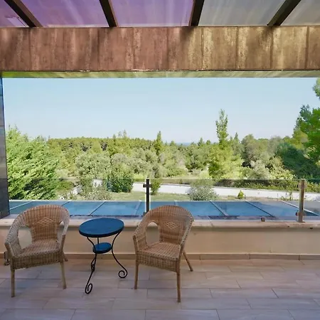 Foxen Exclusive Pool Villa, Sani Villa *